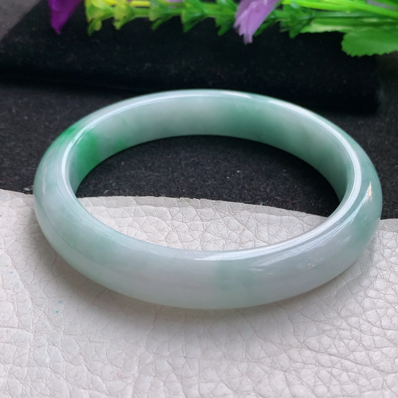 js大圈口60*11.8*8平安镯 天然缅甸翡翠飘阳绿宽边玉手镯 玉手环