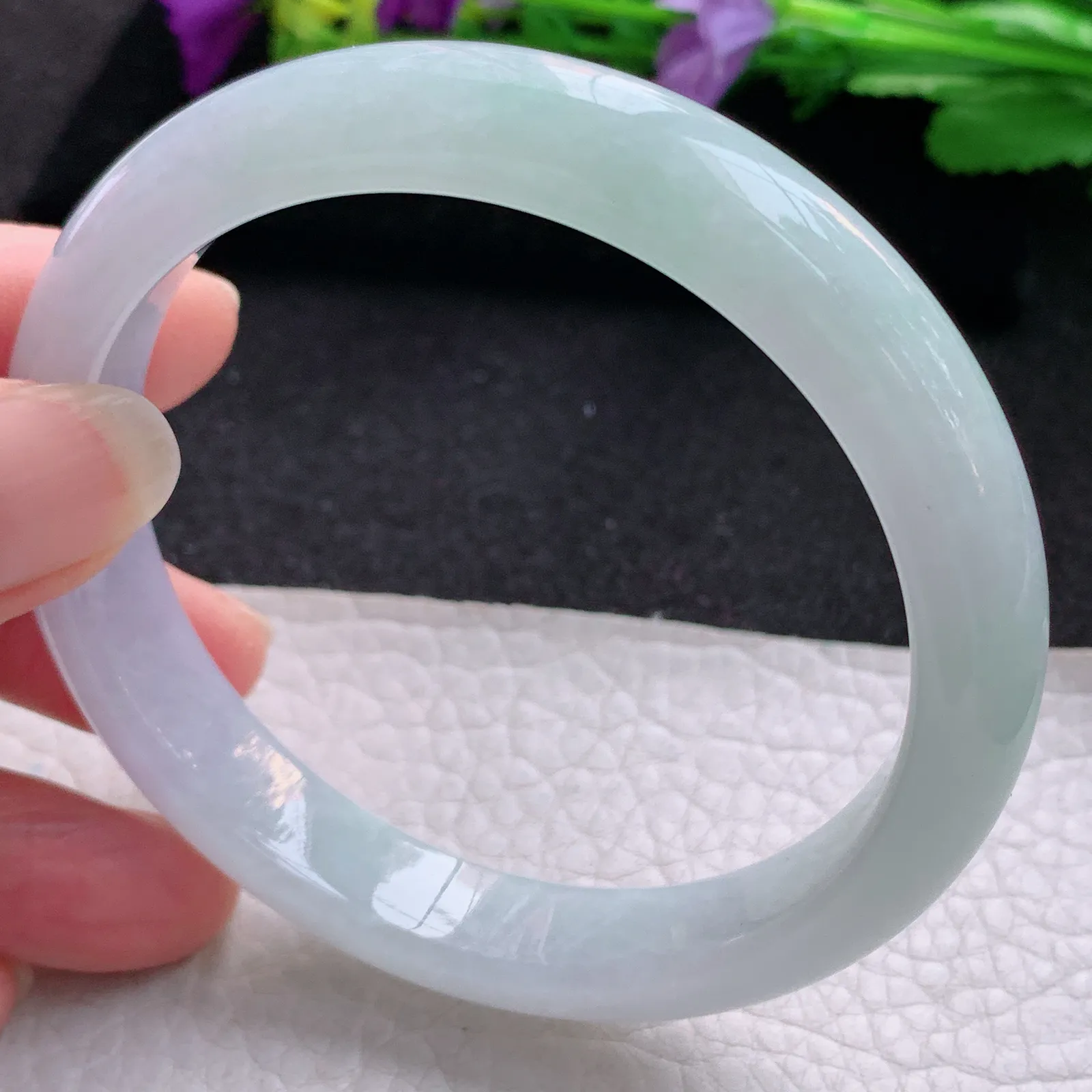 js大圈口60*12*8平安镯 天然缅甸翡翠淡春带彩宽边玉手镯 玉手环