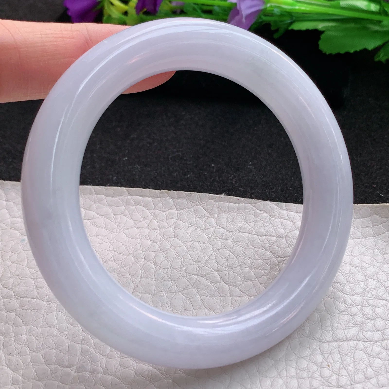 js实拍56*12*11.3胖圆镯 天然缅甸翡翠淡紫圆条玉手镯 玉手环