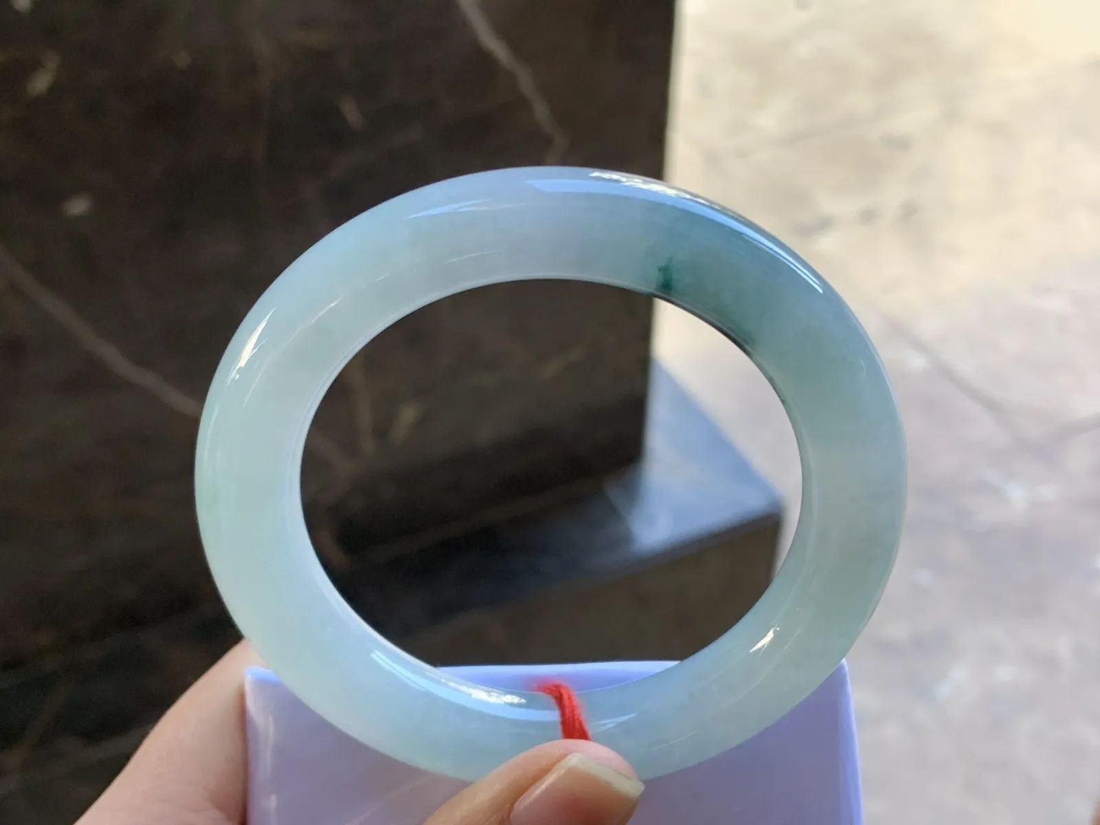 飘花圆条手镯
尺寸：57.2-11.6
水润十足～