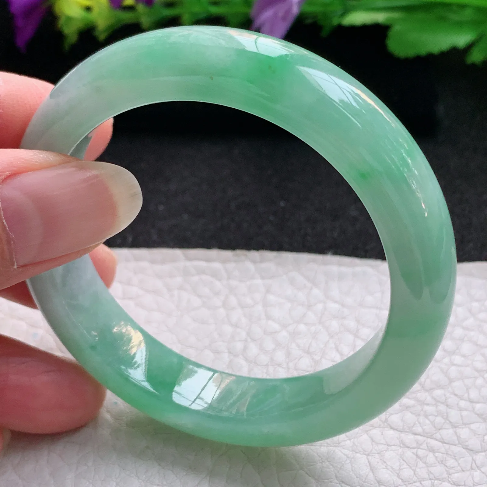 nr小圈口51*12.2*8平安镯 天然缅甸翡翠飘绿宽边玉手镯 玉手环