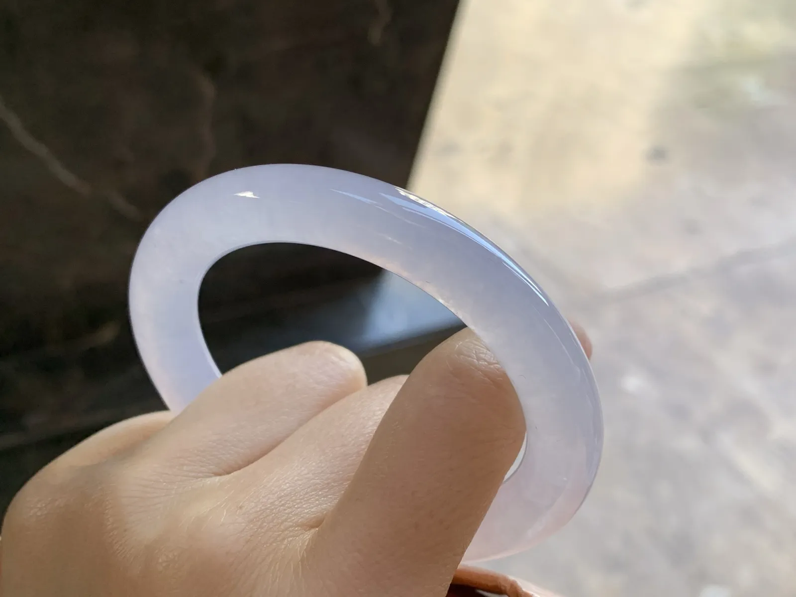 冰种圆条手镯
尺寸：53.6-9.6-10mm
冰味十足～甜甜的 上手好看