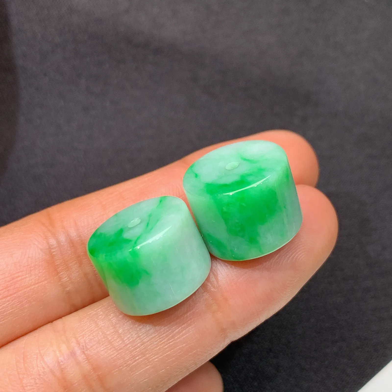 飘绿路路通一对，镶嵌佳品，冰润色阳，种水足，Fuy 尺寸10.4*14.2