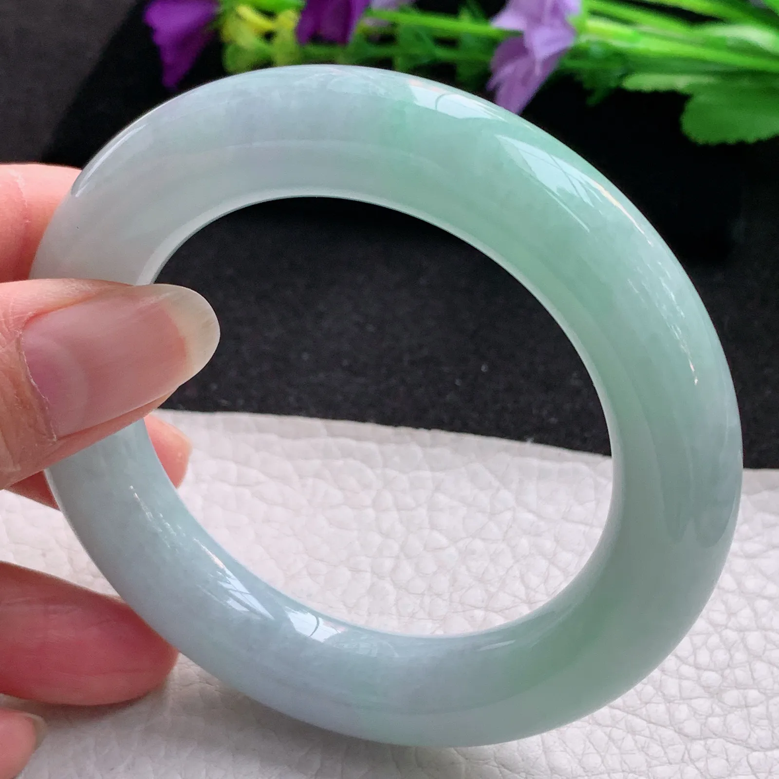 z实拍53*12.5*7胖圆镯 天然缅甸翡翠淡春带彩圆条玉手镯 玉手环