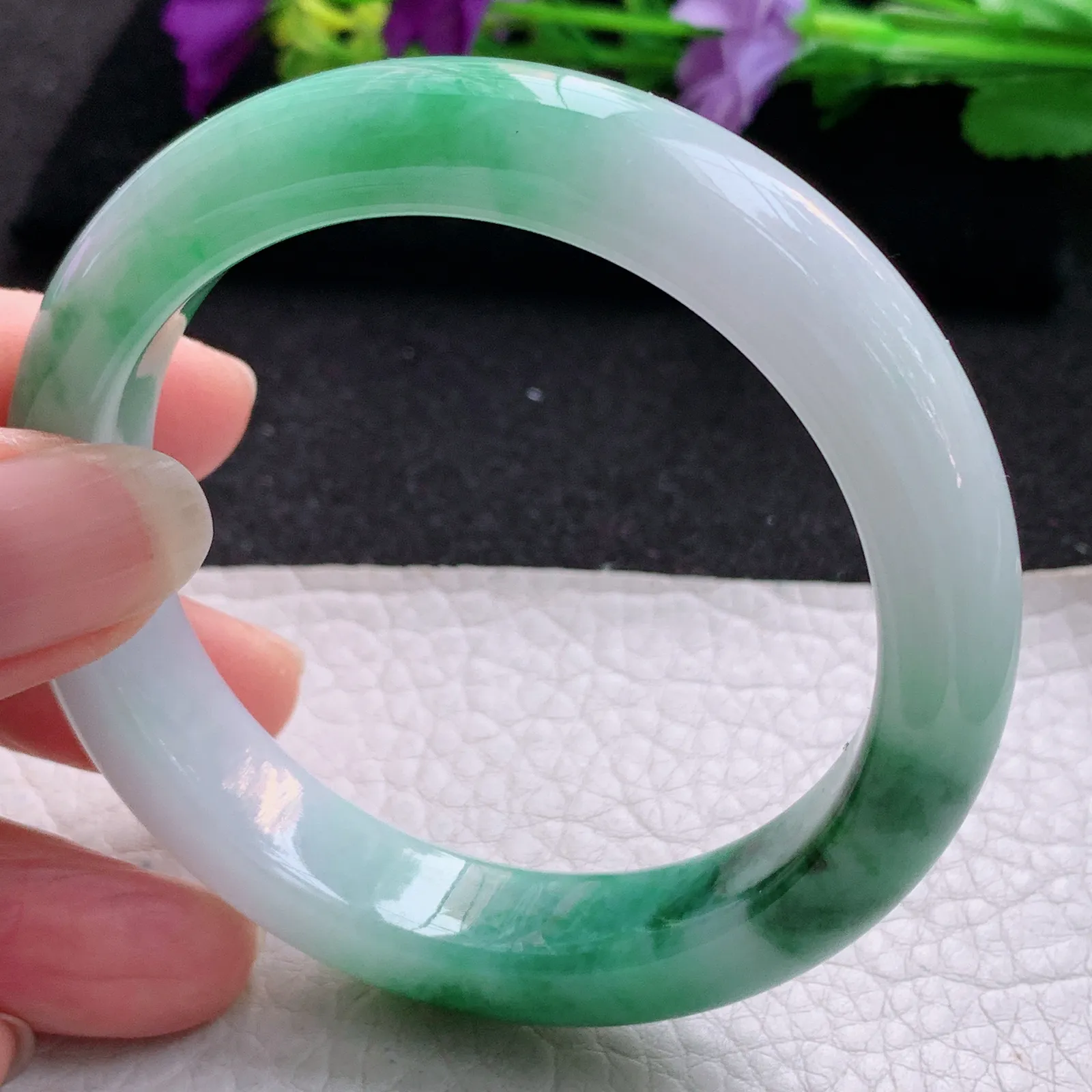 xh实拍54*12.3*8.5平安镯 天然缅甸翡翠飘绿花宽边玉手镯 玉手环