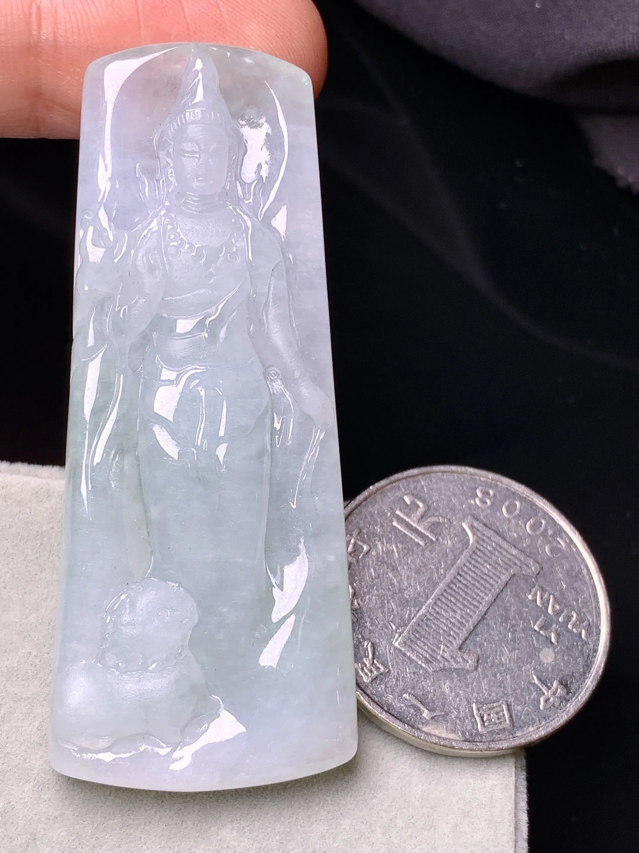 冰种观音菩萨吊坠 玉质细腻 色泽艳丽清新 整体尺寸57*23.5*6.6