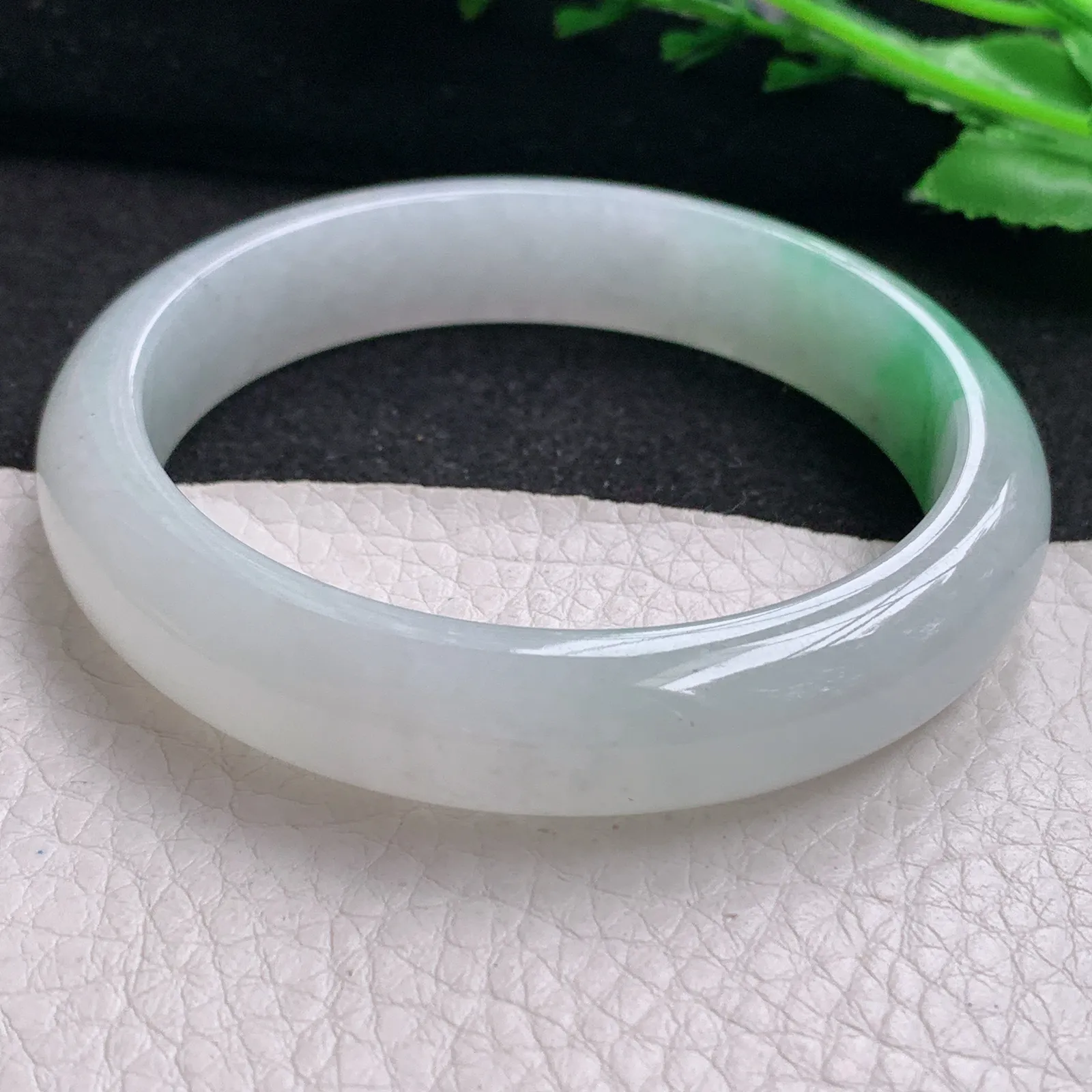 js实拍57*12.3*7.3平安镯 缅甸翡翠精美冰飘绿花宽边玉手镯 玉手环