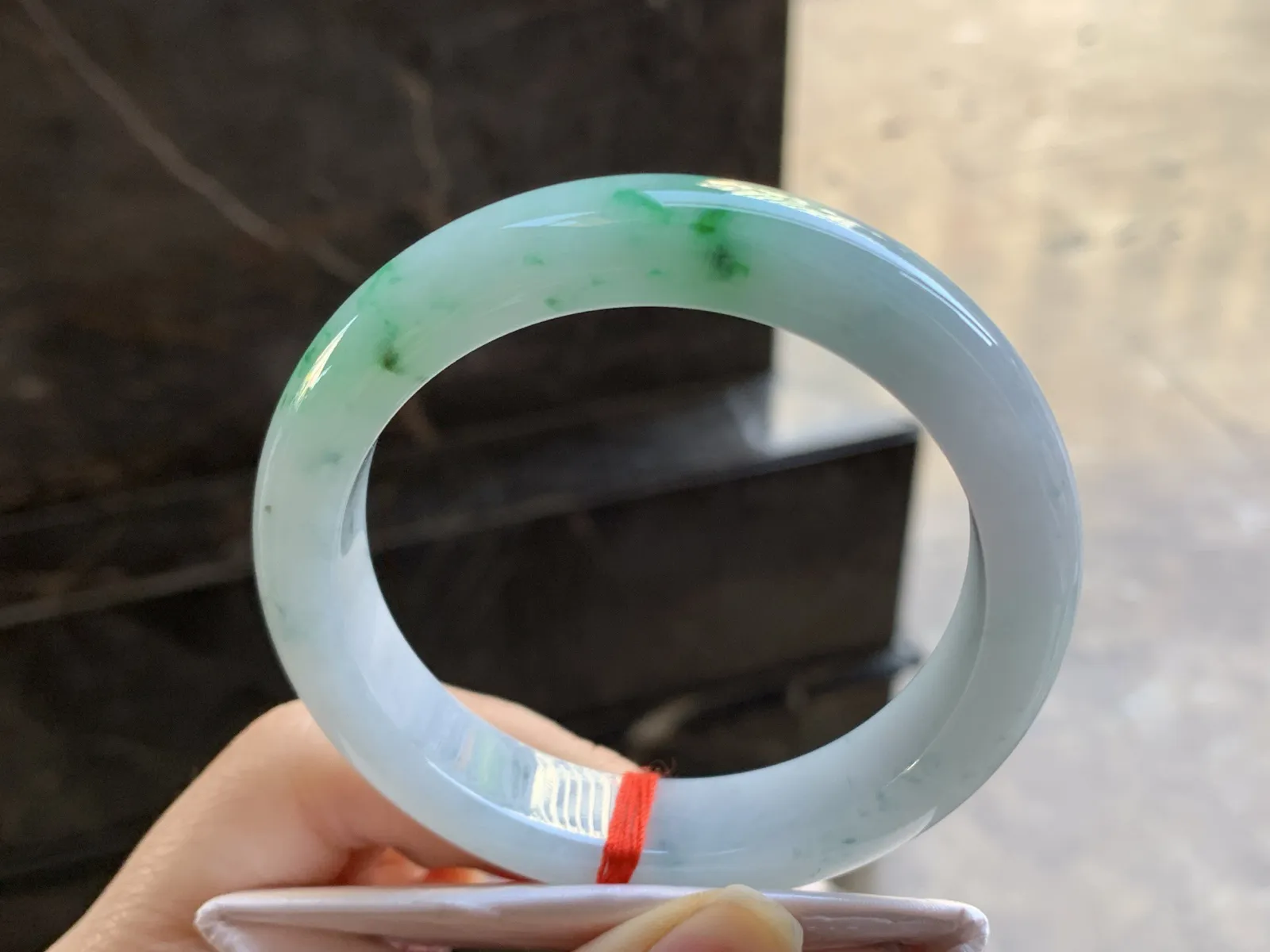 56.5-12.5-8.8

飘绿手镯^_^色阳 细腻