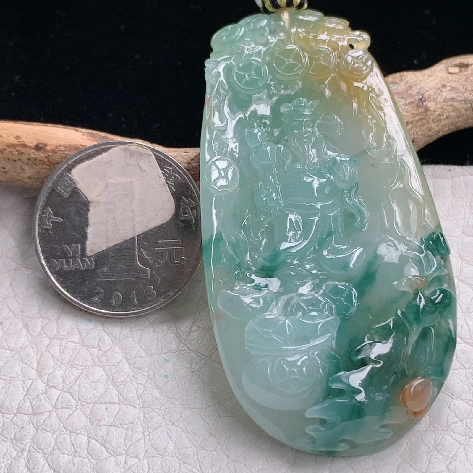 yl实拍65*33.5*9.5缅甸翡翠俏色巧雕山水财神 一路发财玉吊坠 玉挂坠