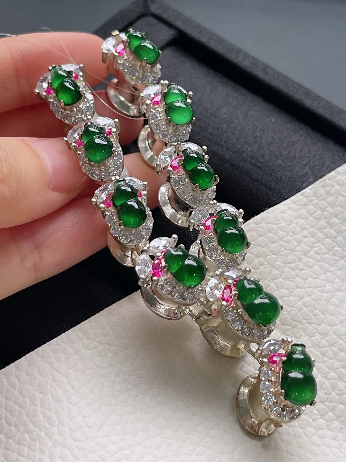 翡翠葫芦蛋面，价格为单颗价格，随机发货