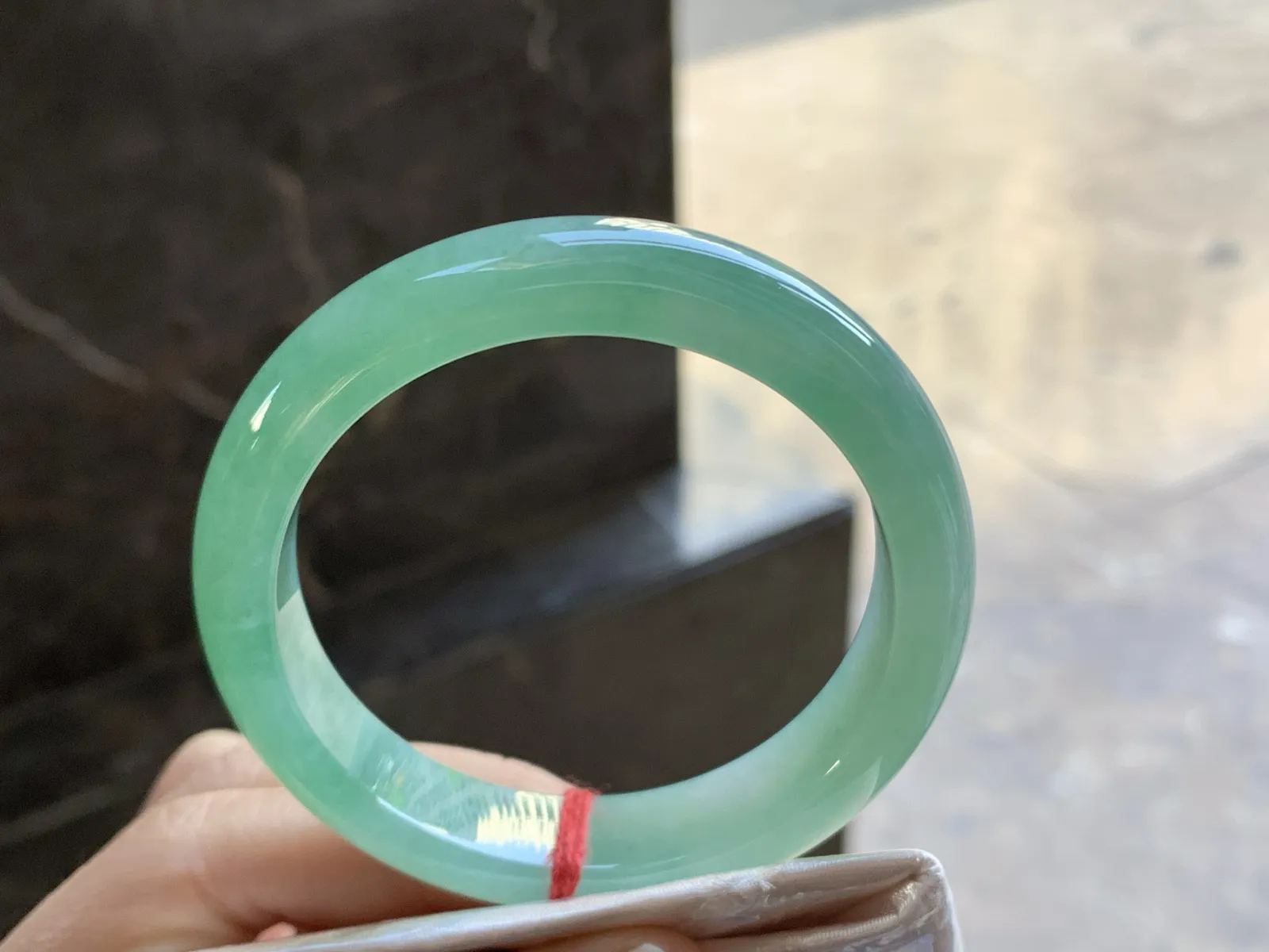 53-12-7.7

冰晴水手镯^_^鲜艳好看