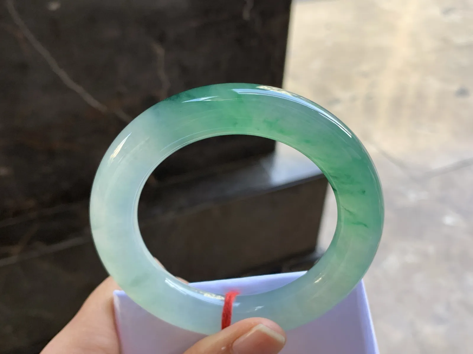 55-12.8

冰绿圆条手镯^_^冰透 水润 色阳