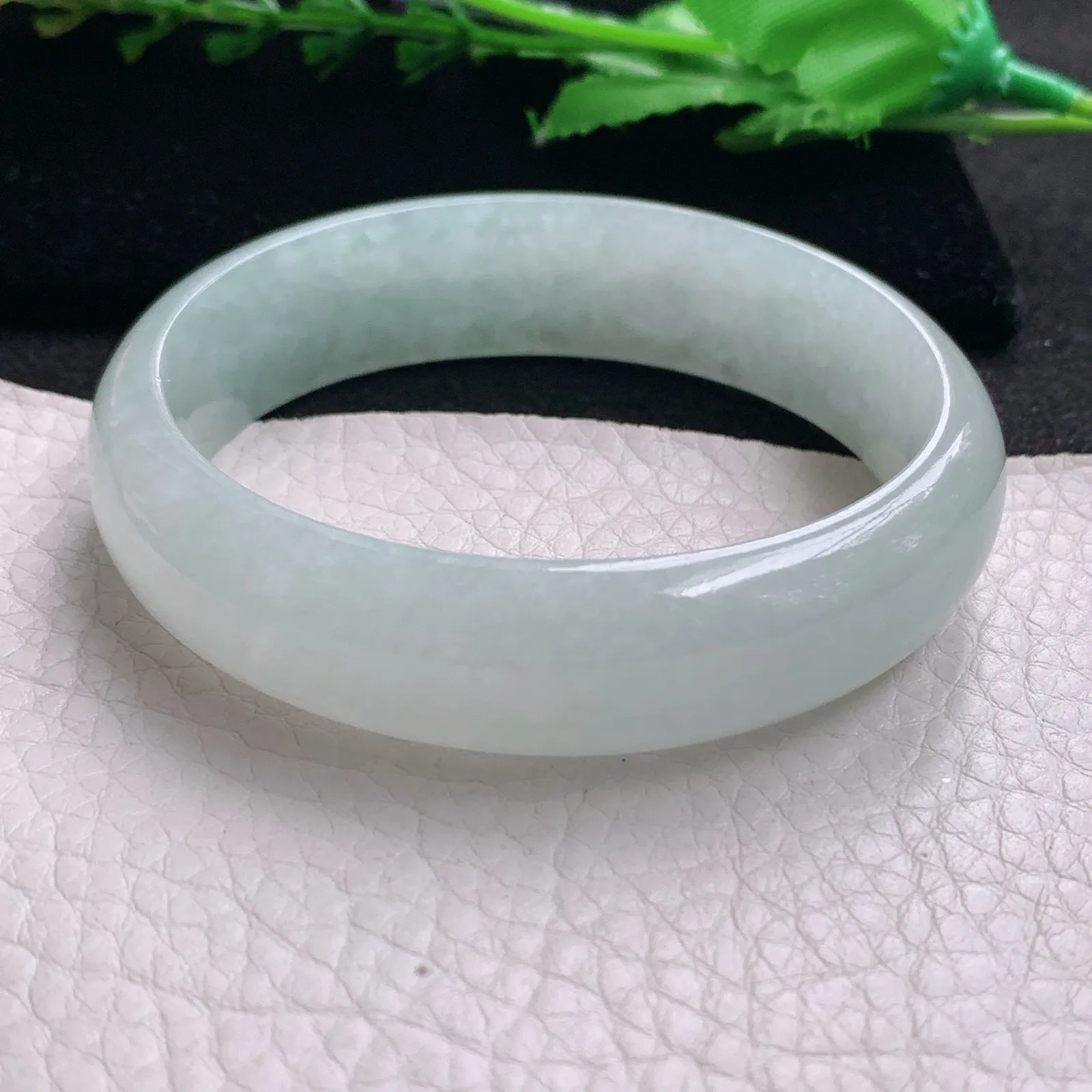 ee实拍56.5*52*15.2*7轮胎贵妃镯 缅甸翡翠精美冰甜绿椭形宽边玉手镯