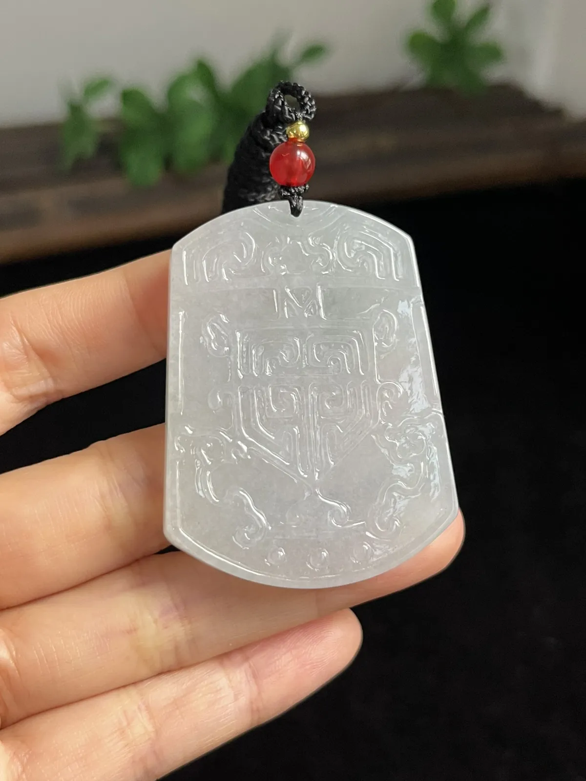 翡翠吊坠，配珠未测