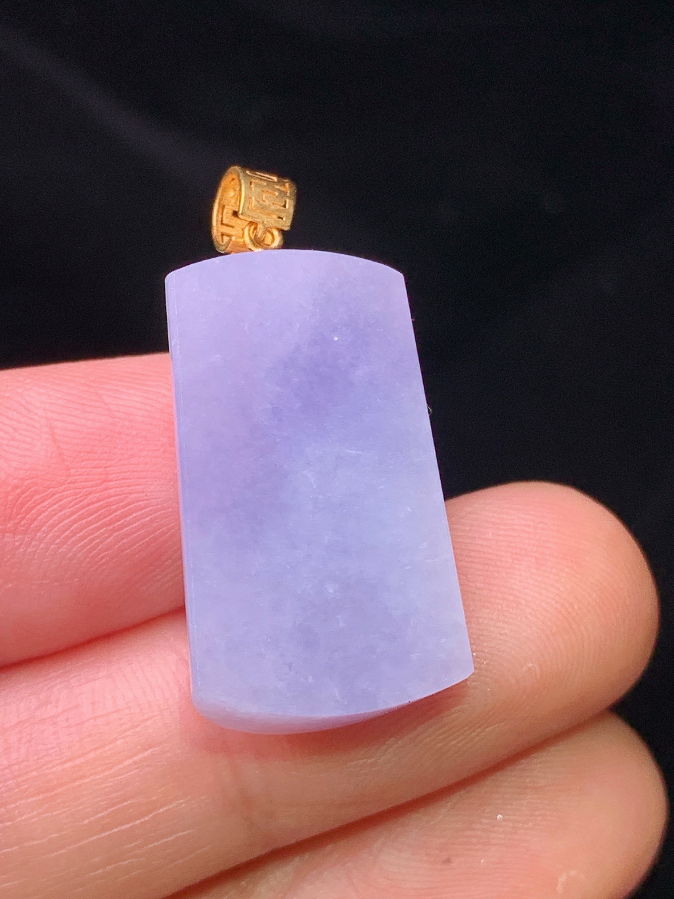 18k金镶嵌紫罗兰玉柱吊坠 玉质细腻 色泽清新艳丽 整体尺寸30*13.8*7