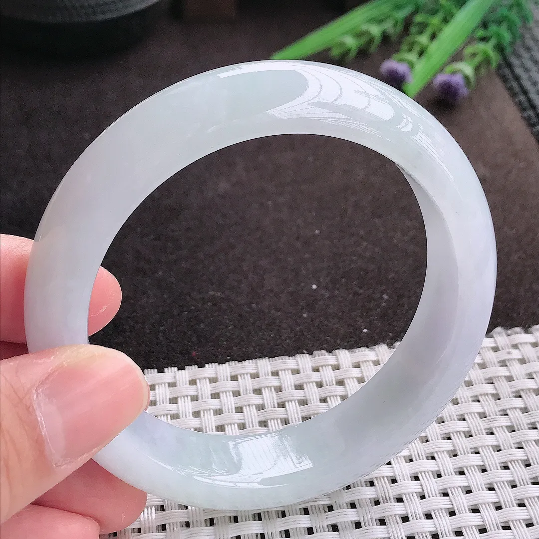 实拍A货翡翠58.8/15.3/9老坑冰纯起胶月光白手镯宽边翡翠玉镯女款