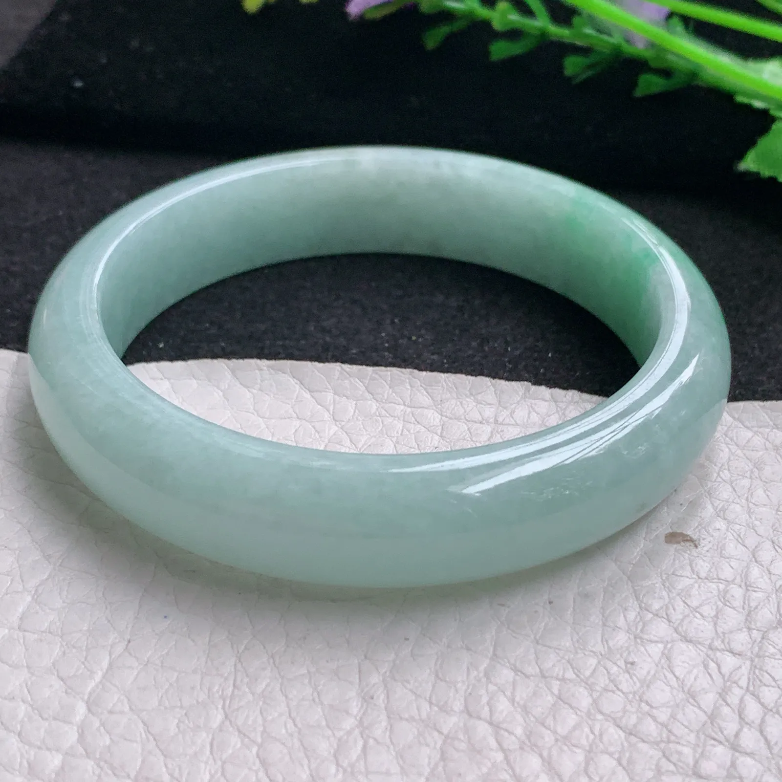 js实拍57.5*13*7.8平安镯 缅甸翡翠精美飘绿花宽边玉手镯 玉手环