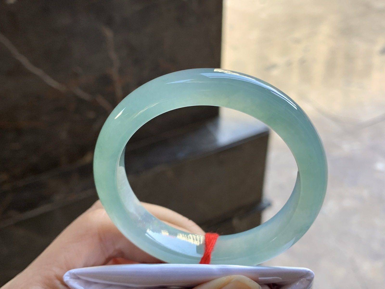 52-11.9-8.3

冰蓝手镯^_^水润冰透