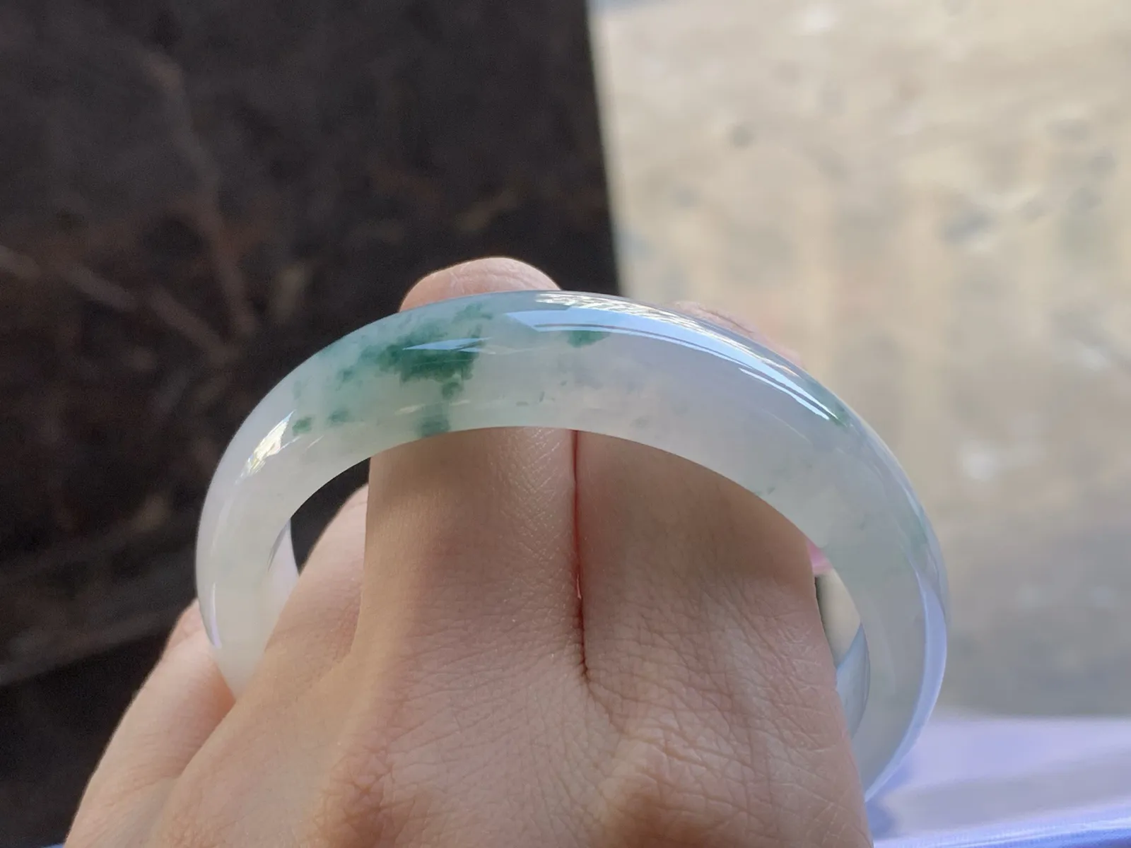 冰种飘花手镯
种好水足 54/14.4/7mm