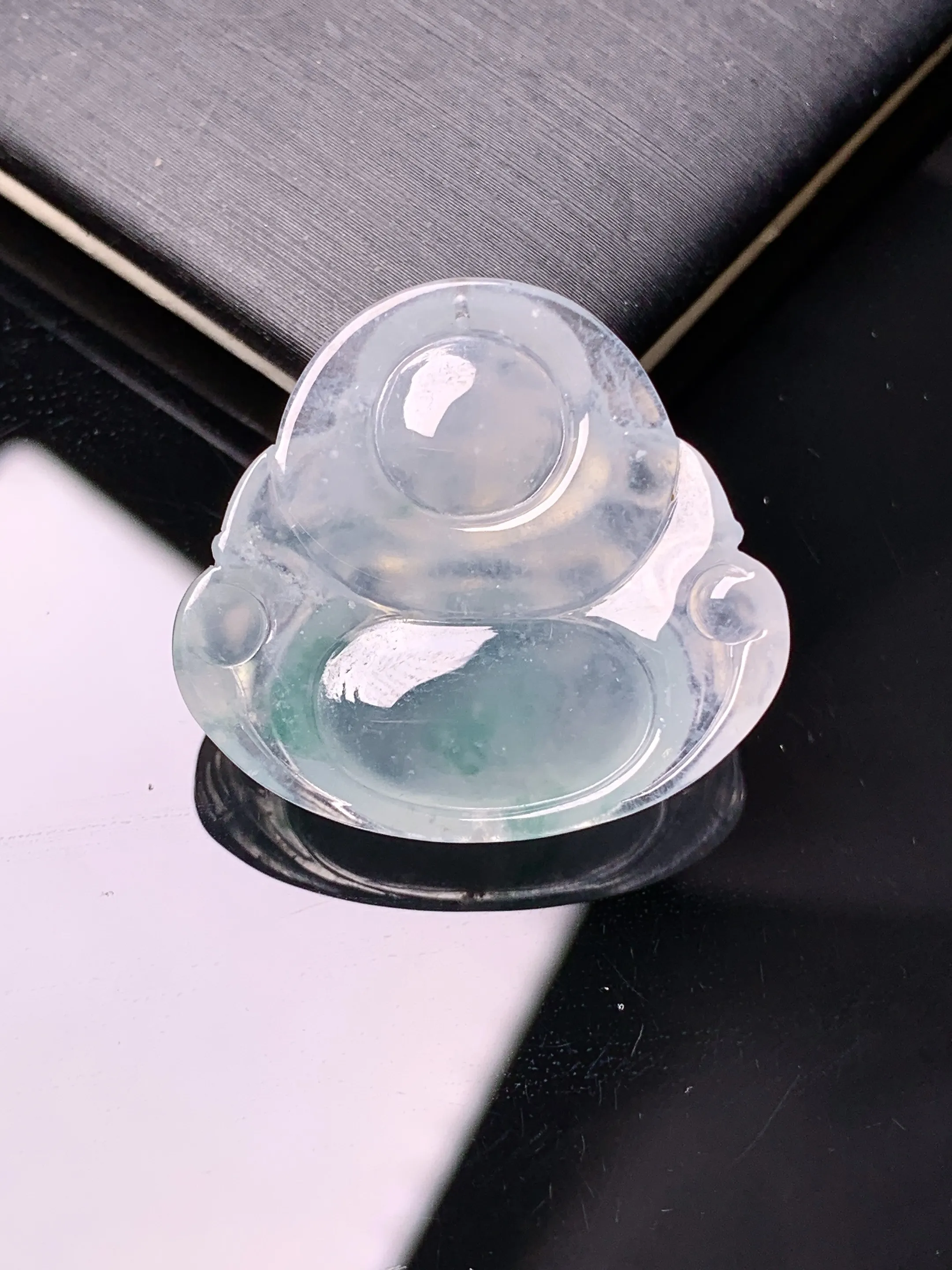 冰种佛公吊坠 玉质细腻 色泽艳丽清新 整体尺寸24.5*26.6*6.2