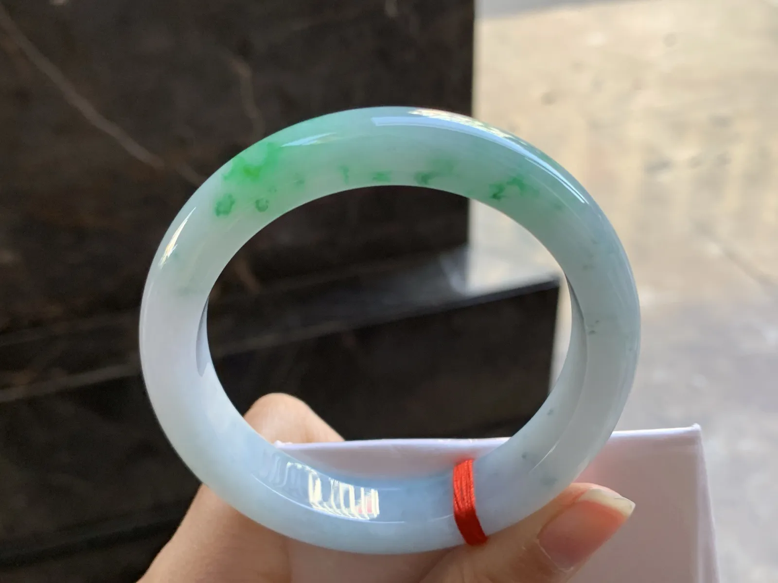 56.5-12.5-8.8

飘绿手镯^_^色阳 细腻