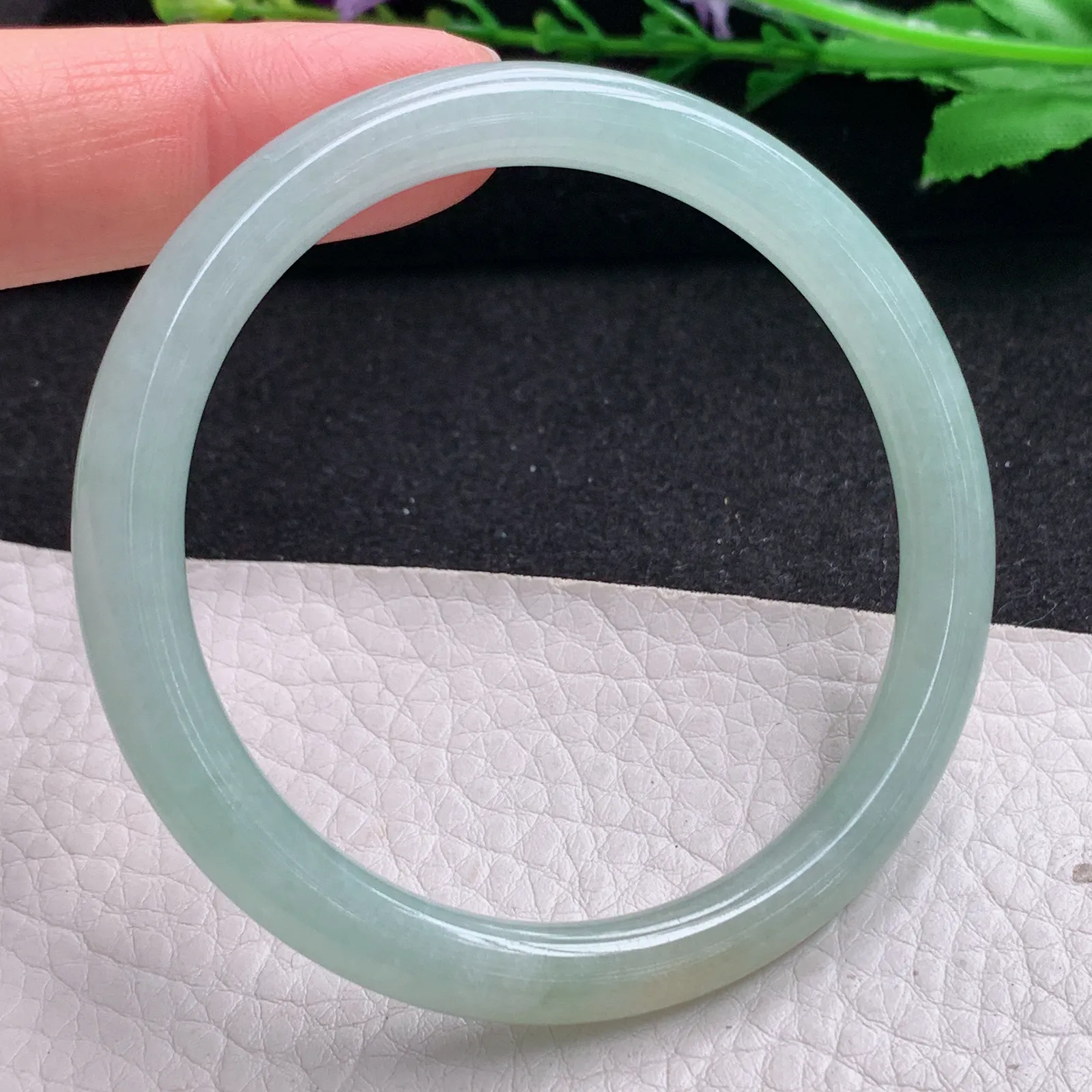 xx实拍54*6.7*7美人镯 缅甸翡翠精美浅绿冰润圆条玉手镯 叮当镯