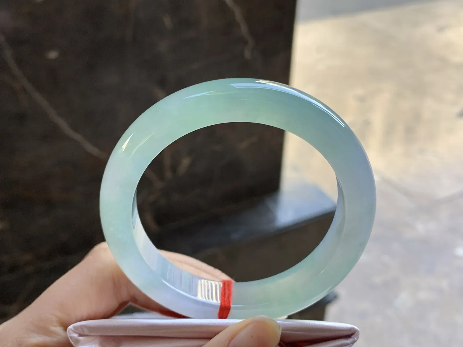 56-12.2-9

冰种淡春彩手镯^_^清新