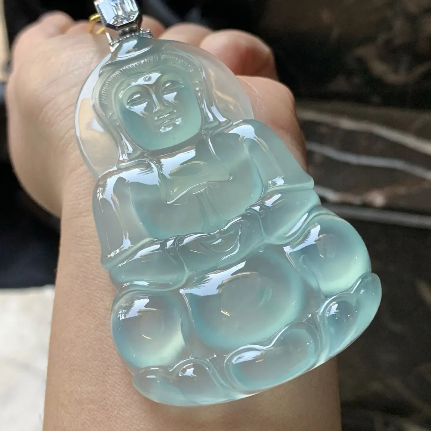 高冰蓝正装观音^_^透亮 荧光十足 水润 木那料 完颜色好看 实物更美