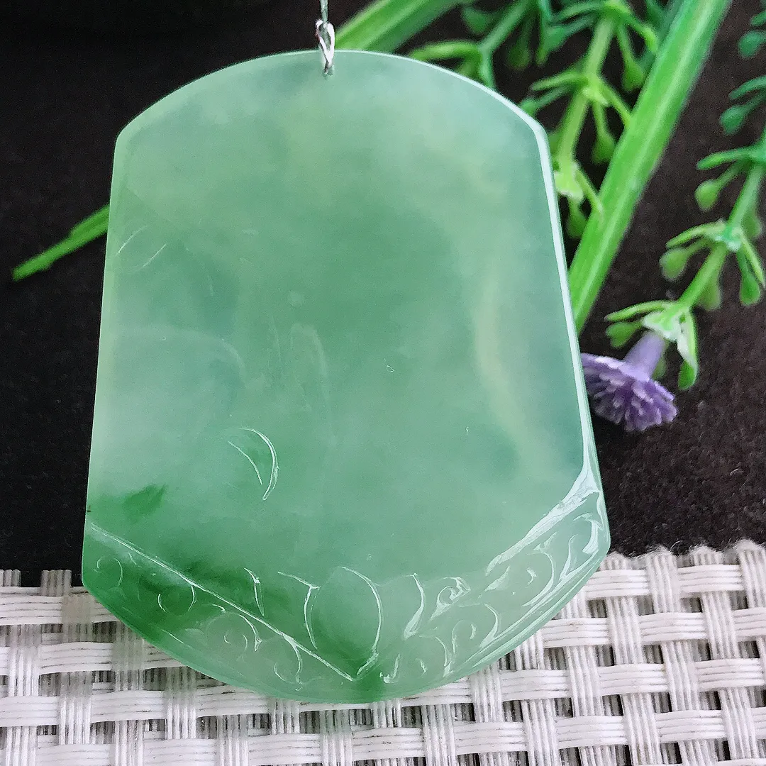 实拍A货翡翠51.7/42.2/5.8老坑冰胶水灵冰晴满甜绿大势至菩萨吊坠翡翠观音挂件