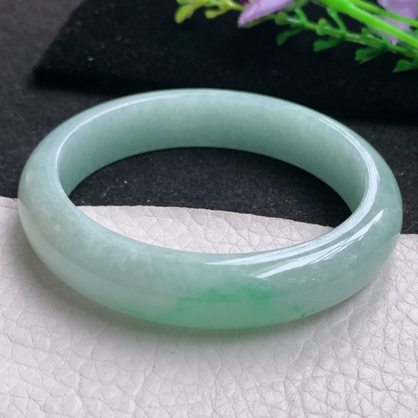 js实拍57.5*13*7.8平安镯 缅甸翡翠精美飘绿花宽边玉手镯 玉手环