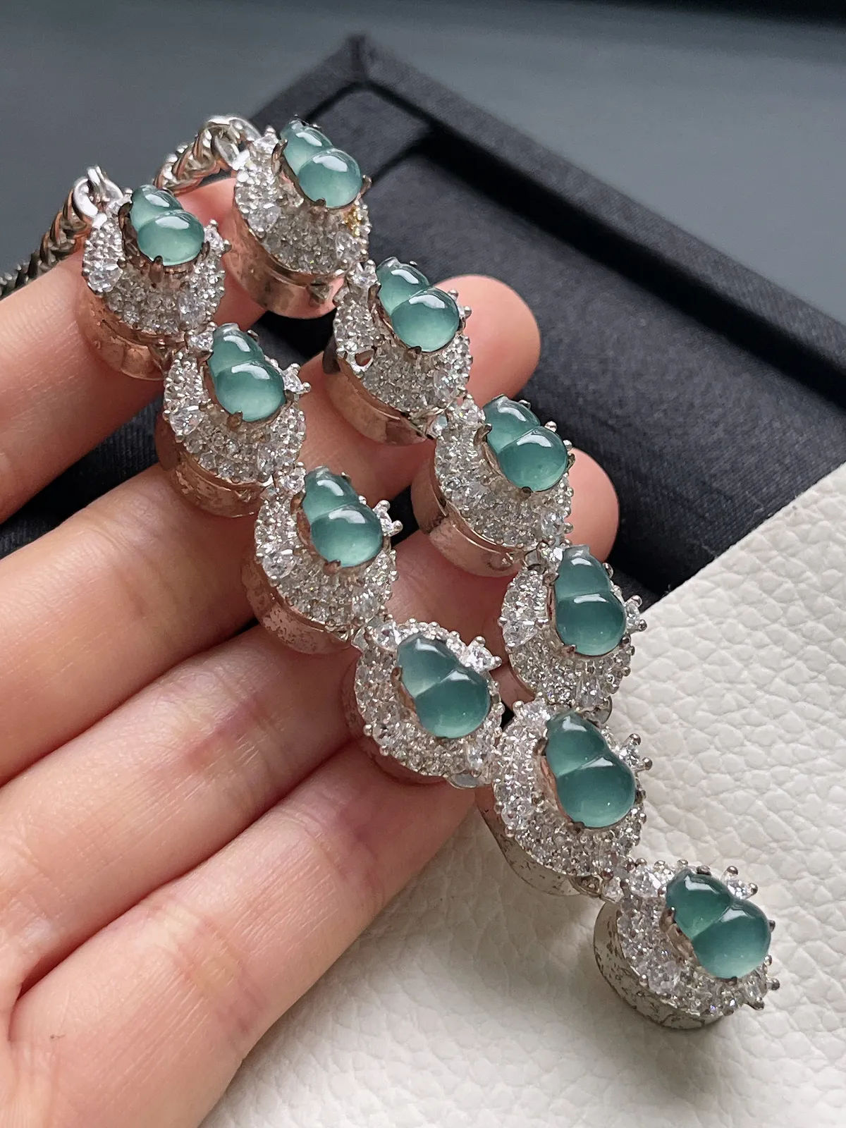 翡翠葫芦蛋面，价格为单颗价格，随机发货