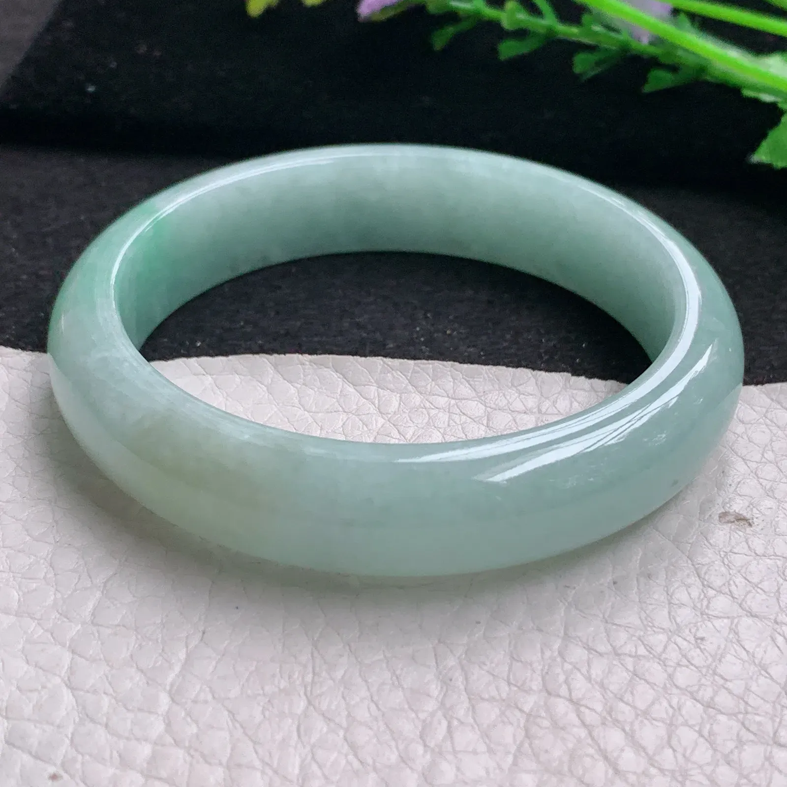 js实拍57.5*13*7.8平安镯 缅甸翡翠精美飘绿花宽边玉手镯 玉手环