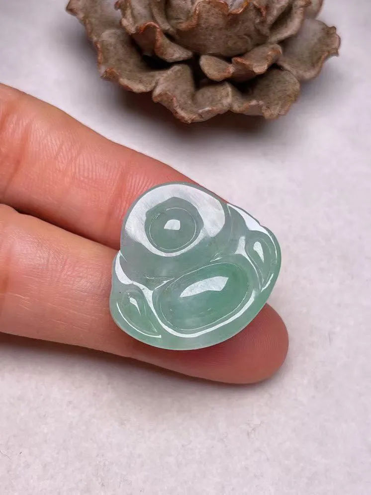 冰糯种飘绿【佛公】吊坠，种水好，玉质细腻 ，卖相好.