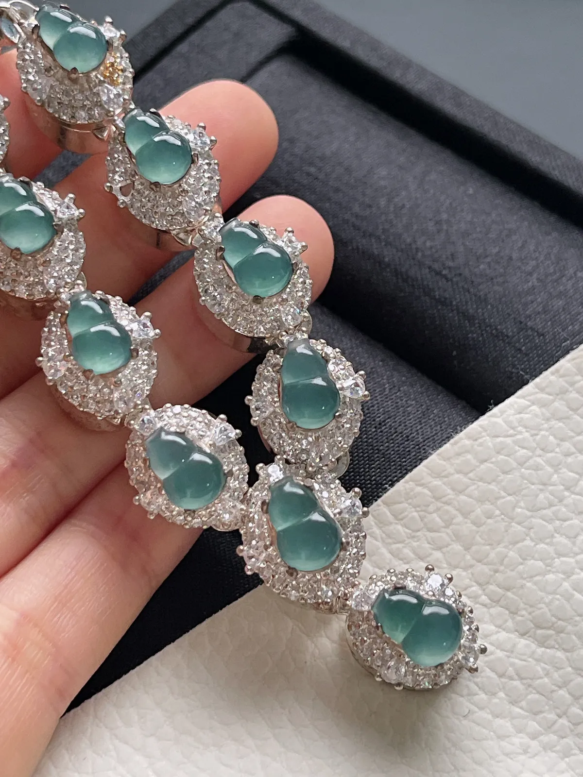 翡翠葫芦蛋面，价格为单颗价格，随机发货