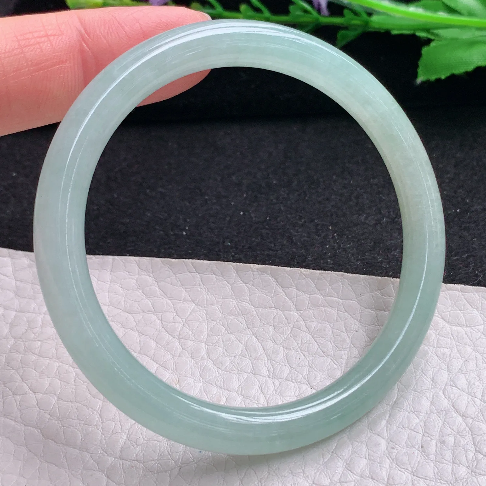 xx实拍54*6.7*7美人镯 缅甸翡翠精美浅绿冰润圆条玉手镯 叮当镯