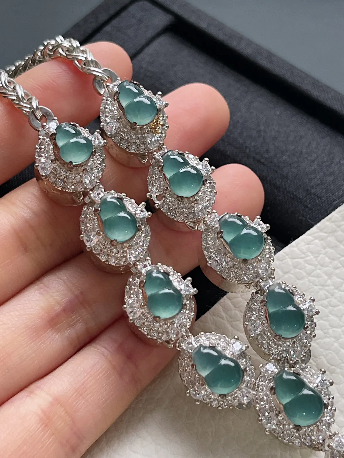 翡翠葫芦蛋面，价格为单颗价格，随机发货