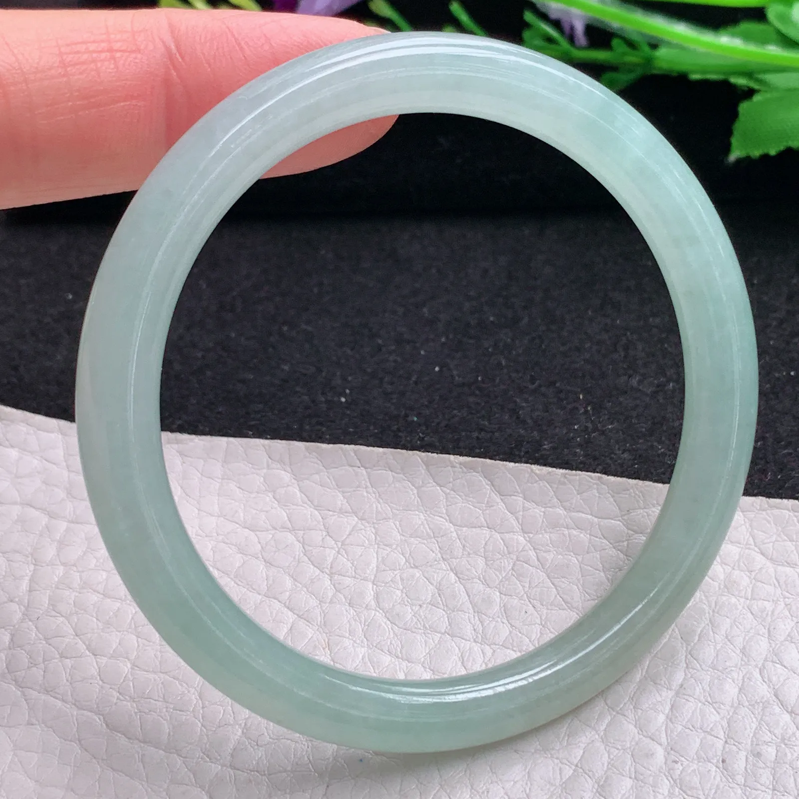 xx实拍54*6.7*7美人镯 缅甸翡翠精美浅绿冰润圆条玉手镯 叮当镯