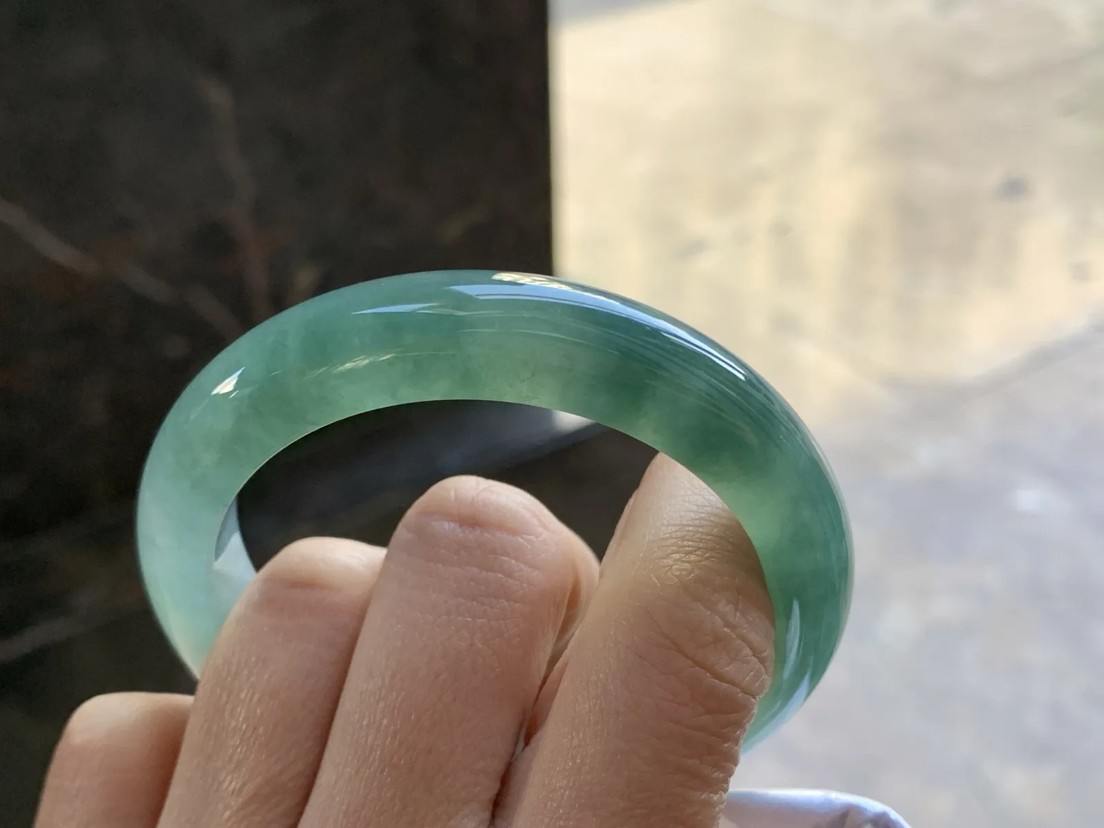 52.5-11.8-8.5

蓝水手镯^_^鲜艳 起光 料子油润