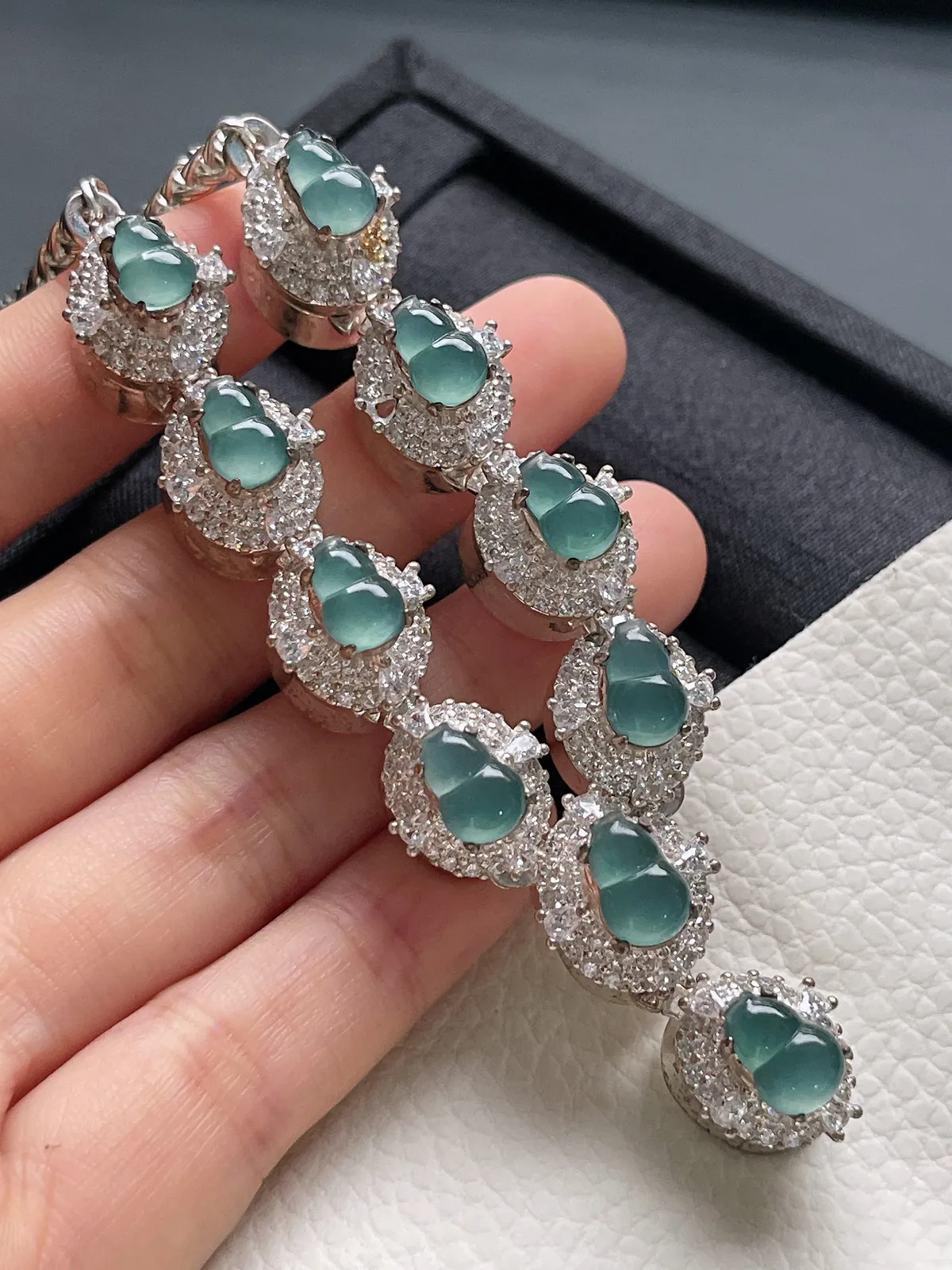 翡翠葫芦蛋面，价格为单颗价格，随机发货