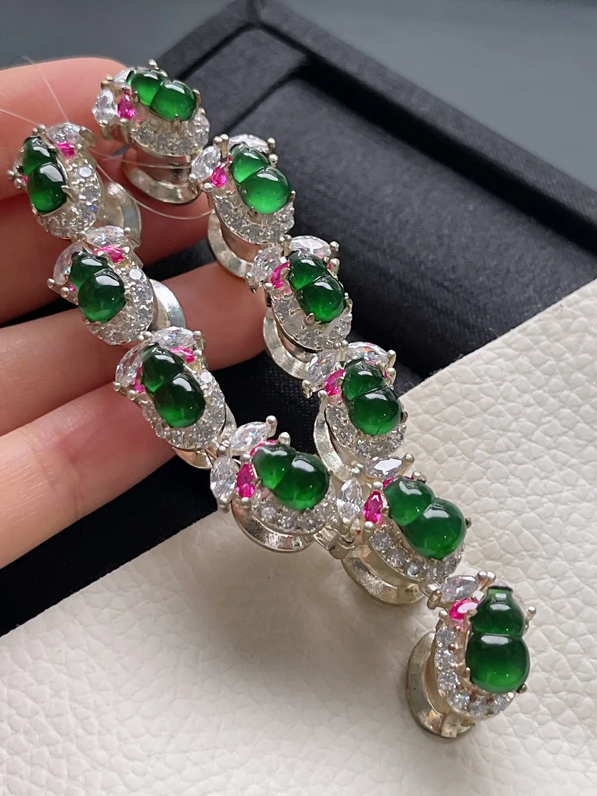 翡翠葫芦蛋面，价格为单颗价格，随机发货