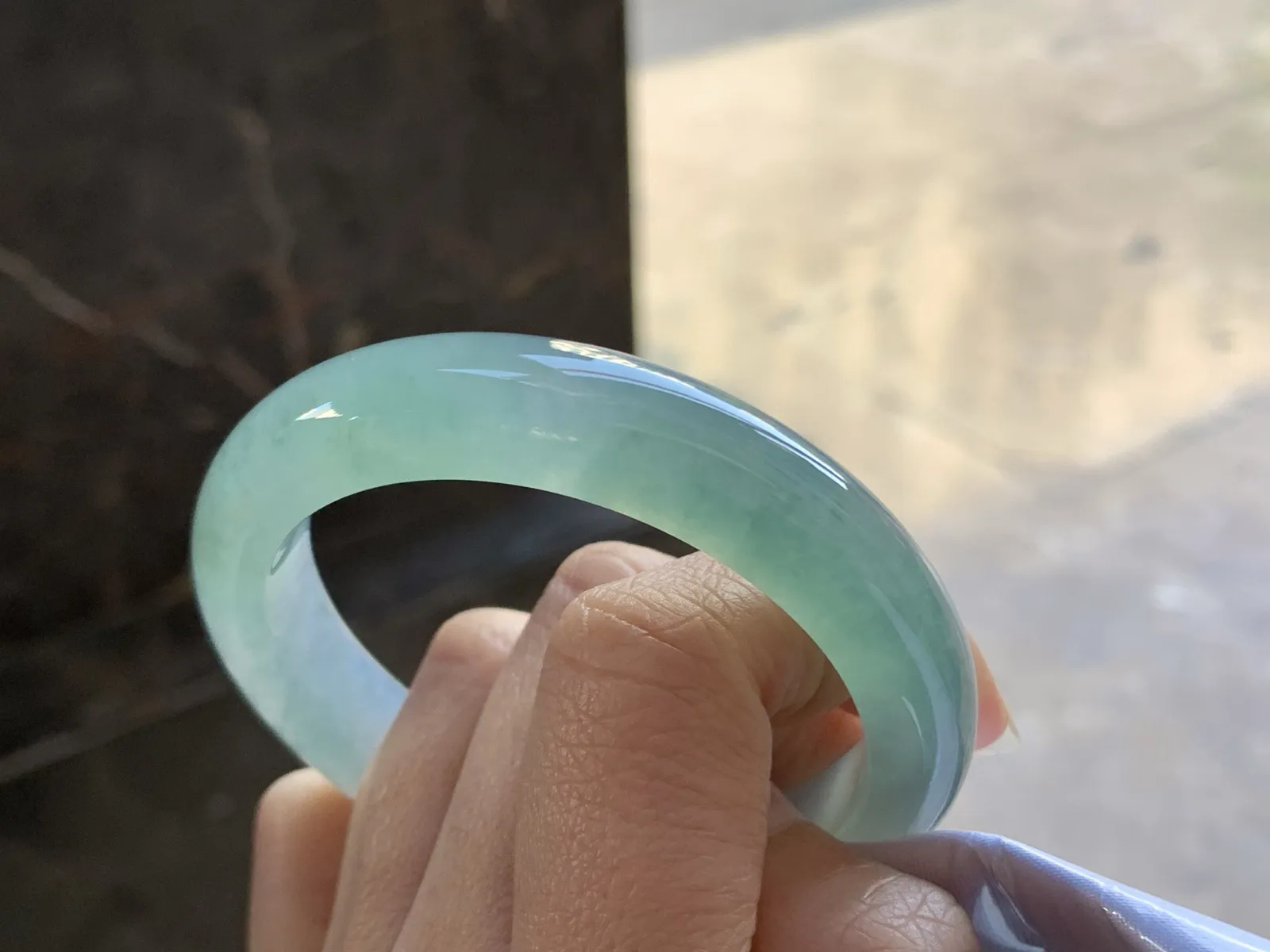 53-11.7-8.2

冰蓝手镯^_^种水清透