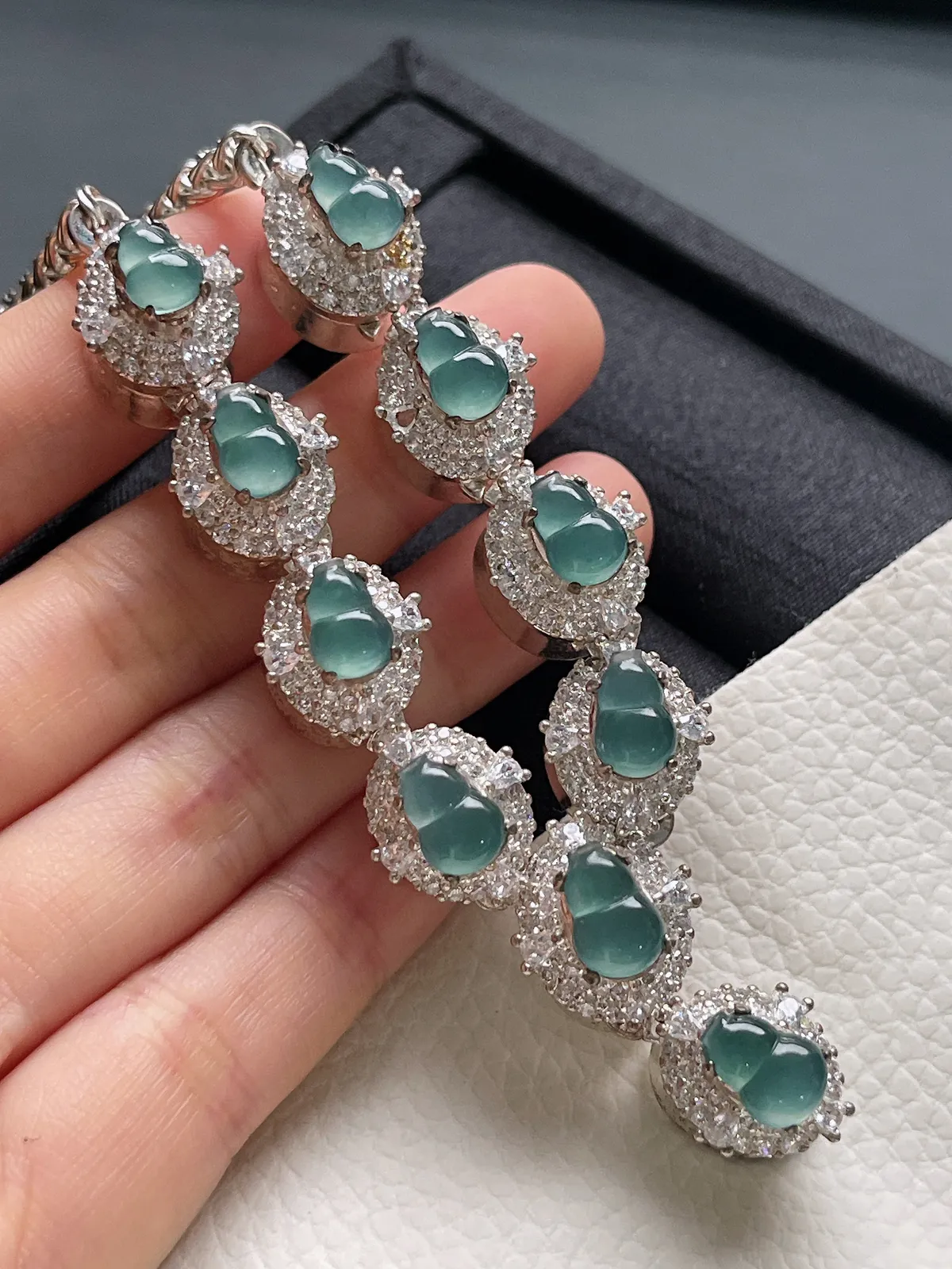 翡翠葫芦蛋面，价格为单颗价格，随机发货