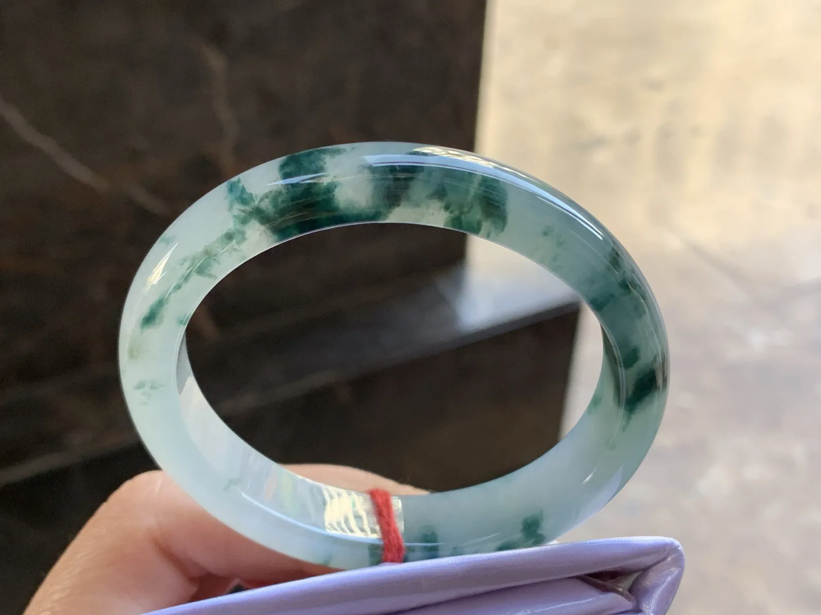 56.5-12.5-7.6

蓝花贵妃手镯^_^飘花浓郁 正圈54可以带