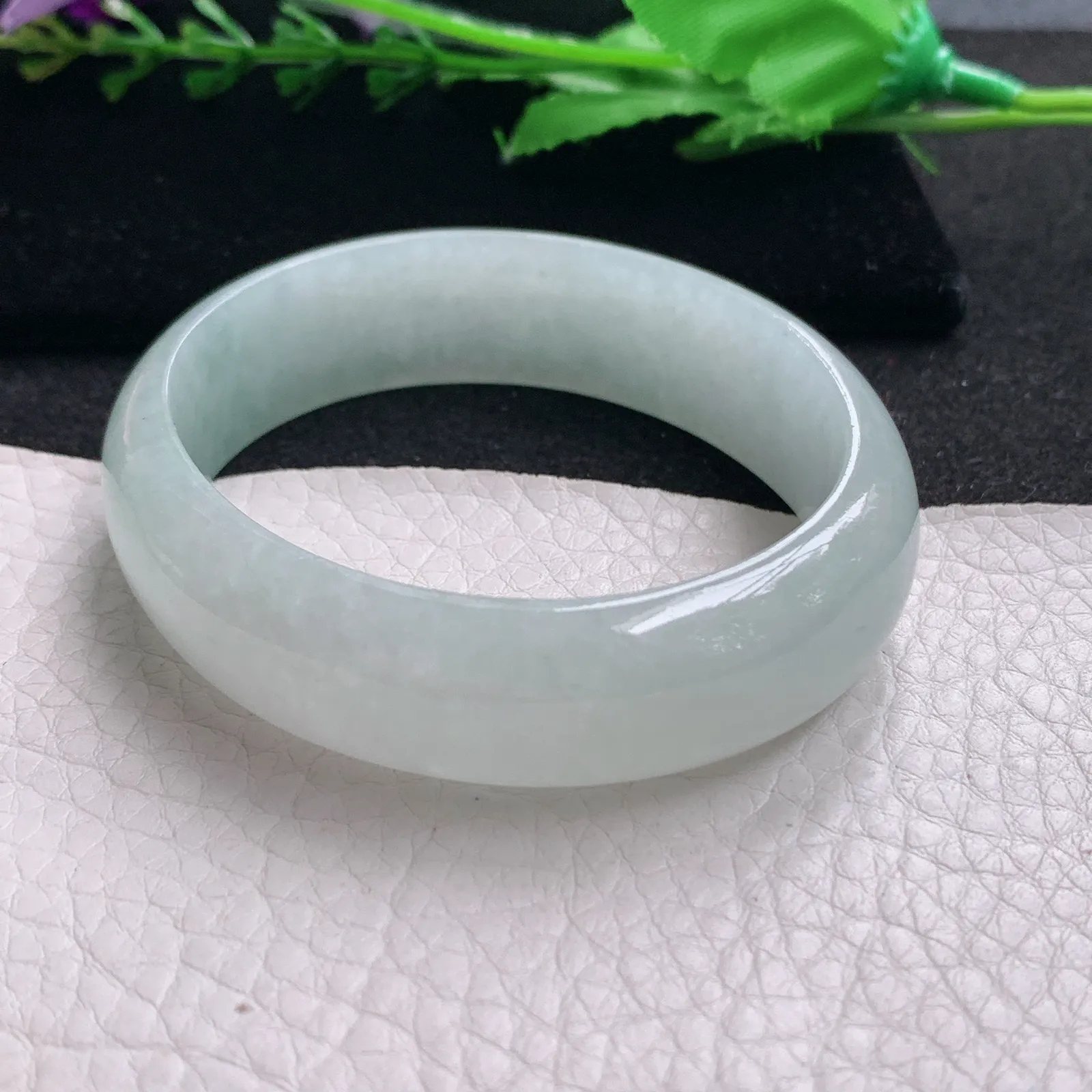 ee实拍56.5*52*15.2*7轮胎贵妃镯 缅甸翡翠精美冰甜绿椭形宽边玉手镯