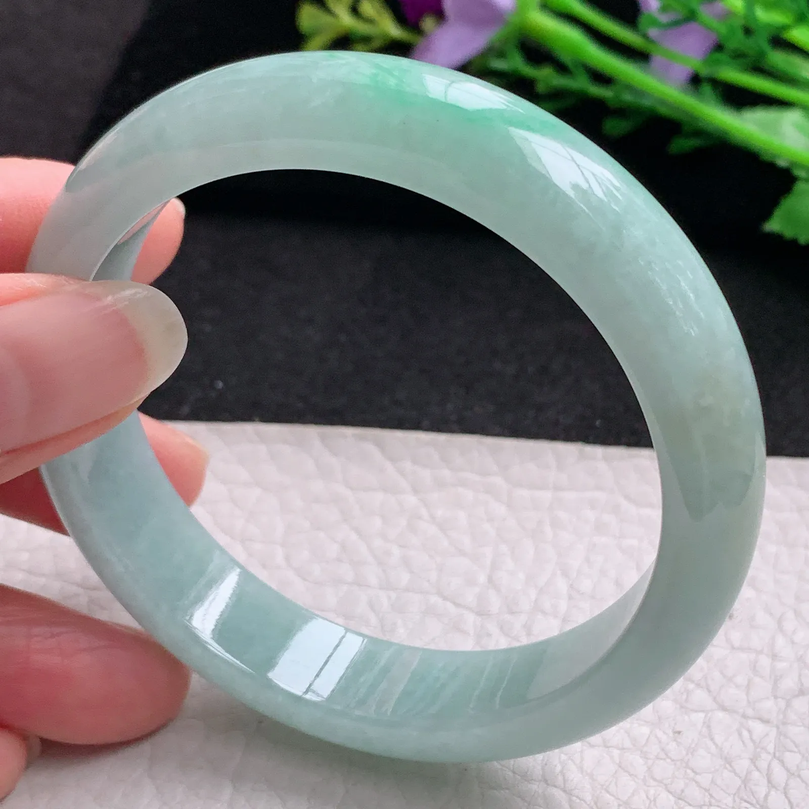 js实拍57.5*13*7.8平安镯 缅甸翡翠精美飘绿花宽边玉手镯 玉手环