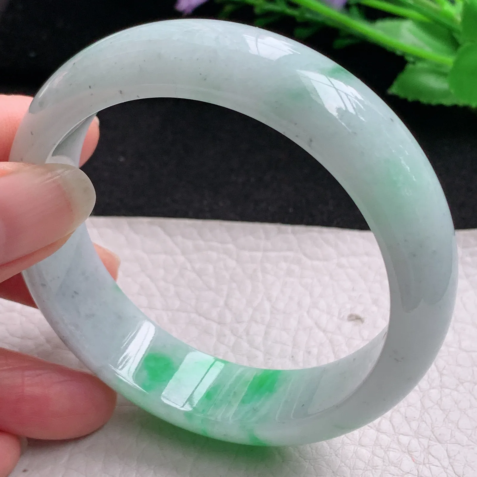 js实拍58*16.5*8.3轮胎镯 缅甸翡翠精美飘阳绿宽边玉手镯 玉手环