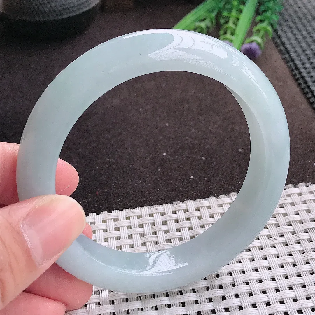 实拍A货翡翠59/12.5/9.5老坑冰纯起胶天空蓝手镯宽边翡翠玉镯女款