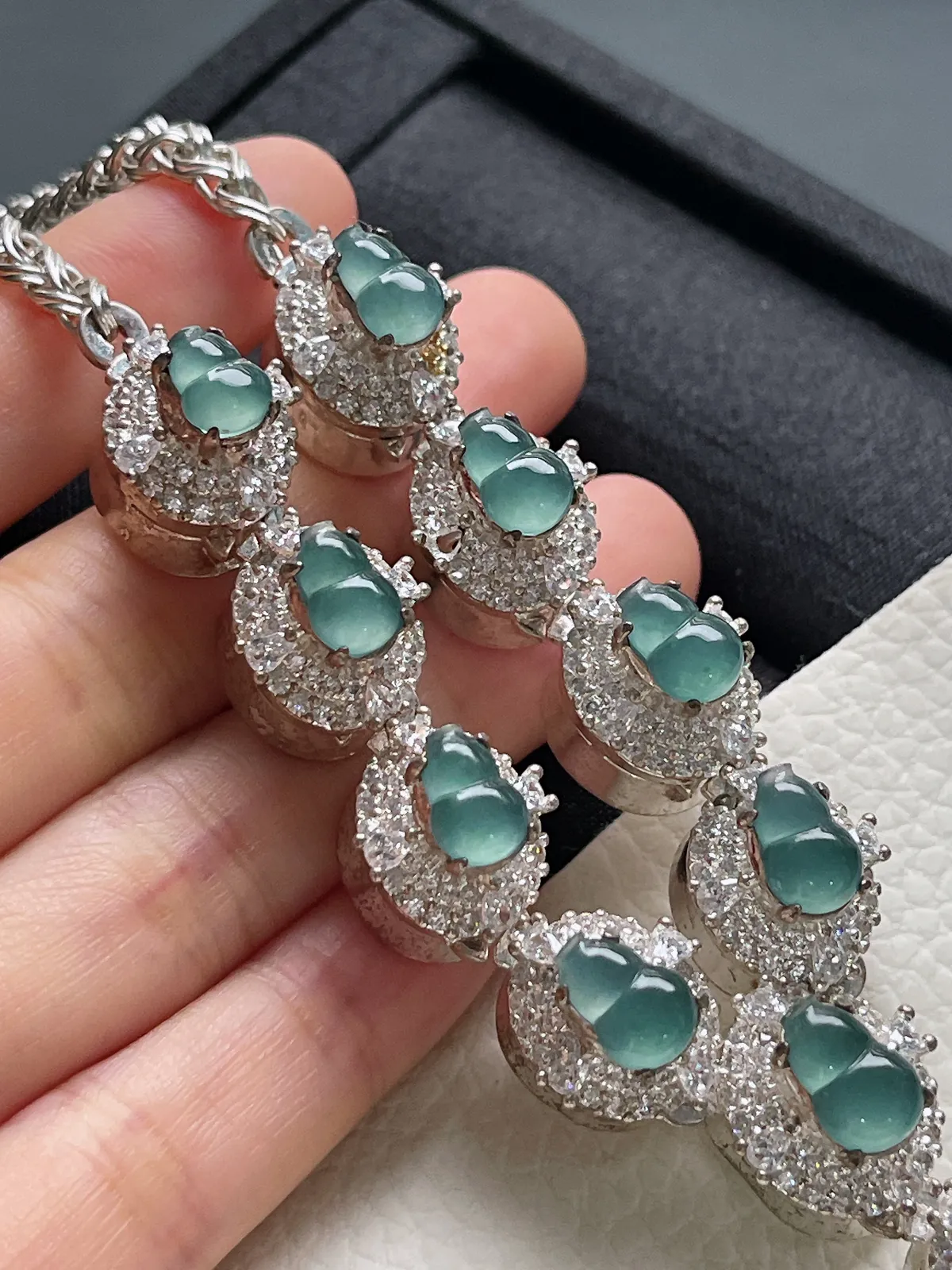 翡翠葫芦蛋面，价格为单颗价格，随机发货