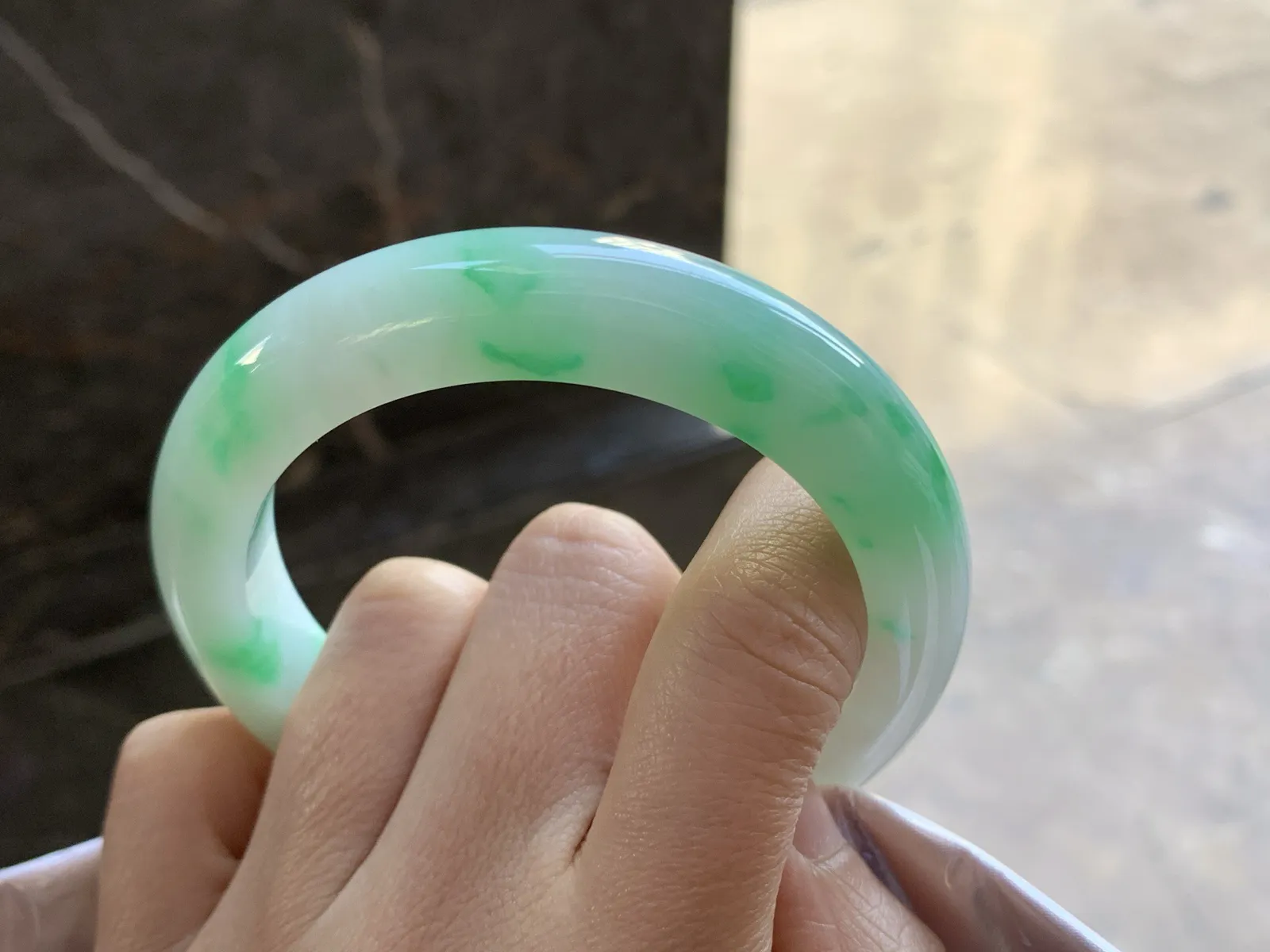 56.5-12-10.1毫米

飘绿手镯^_^清新 色阳