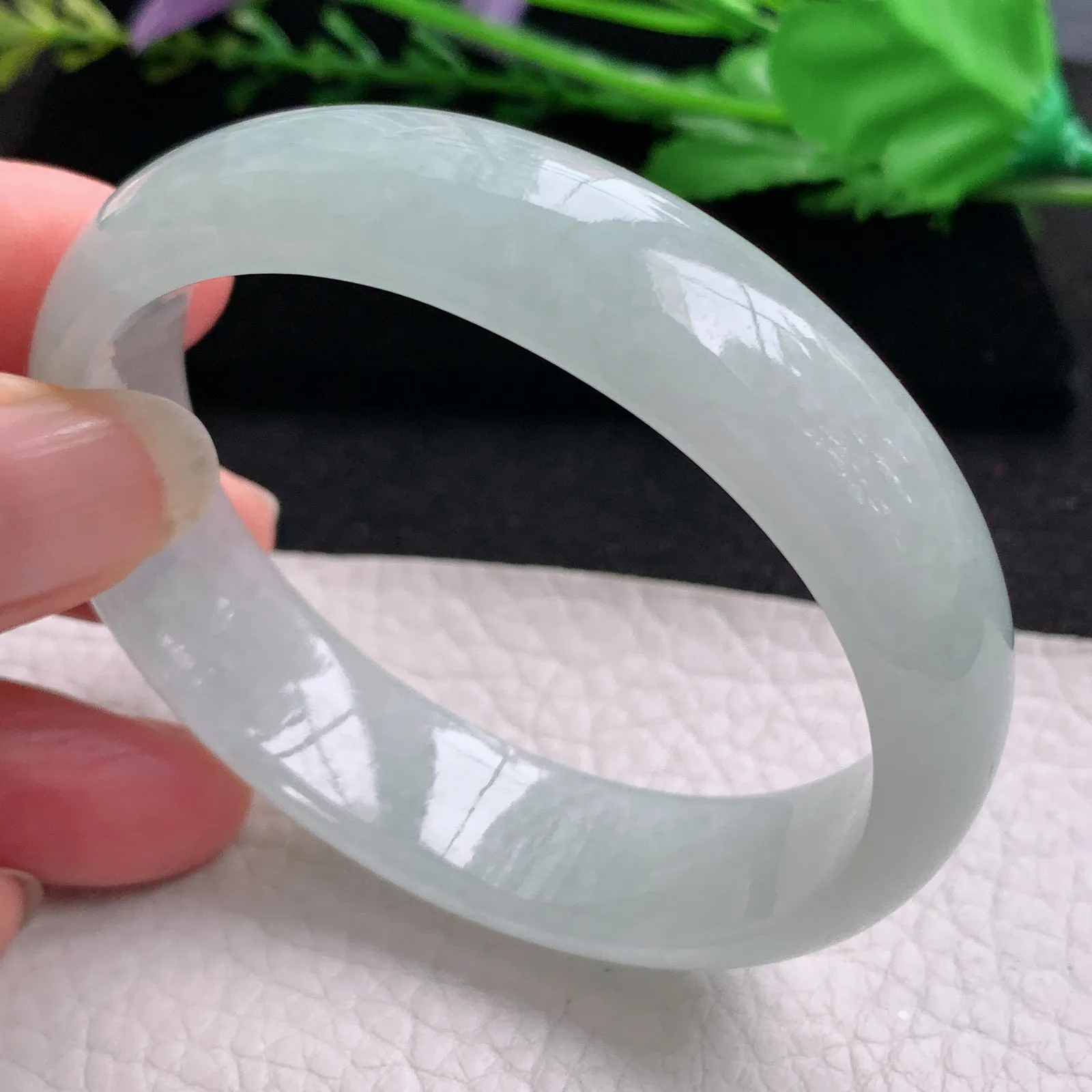 ee实拍56.5*52*15.2*7轮胎贵妃镯 缅甸翡翠精美冰甜绿椭形宽边玉手镯